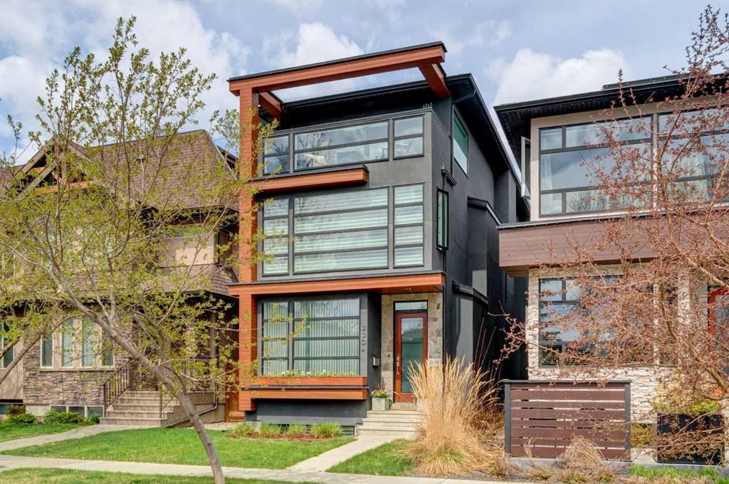 2304 4 Avenue NW, Calgary — main listing photo