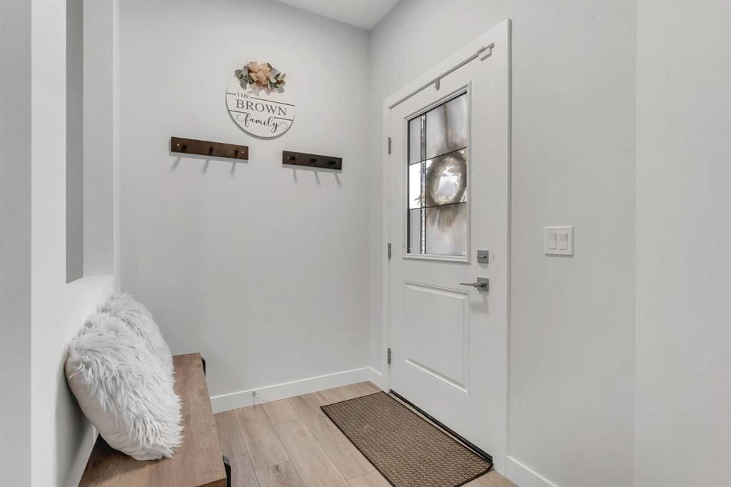 178 Creekstone Path SW, Calgary — photo 3 of 47
