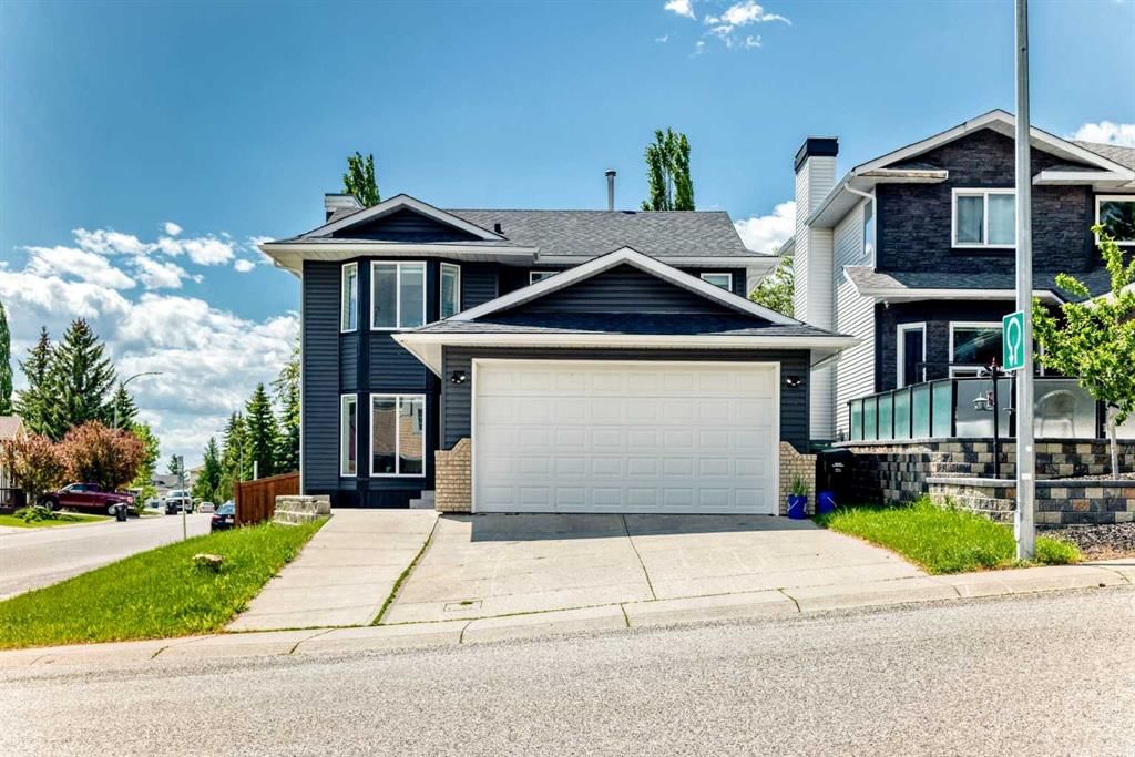 112 Christie Park Manor SW, Calgary — main listing photo