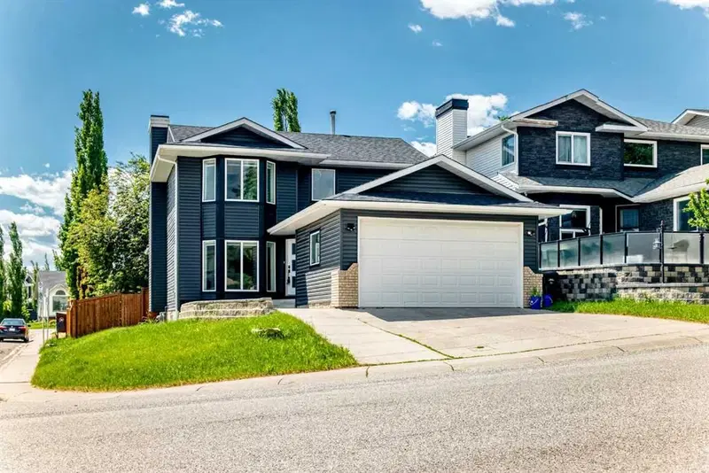 112 Christie Park Manor SW, Calgary — photo 2 of 50