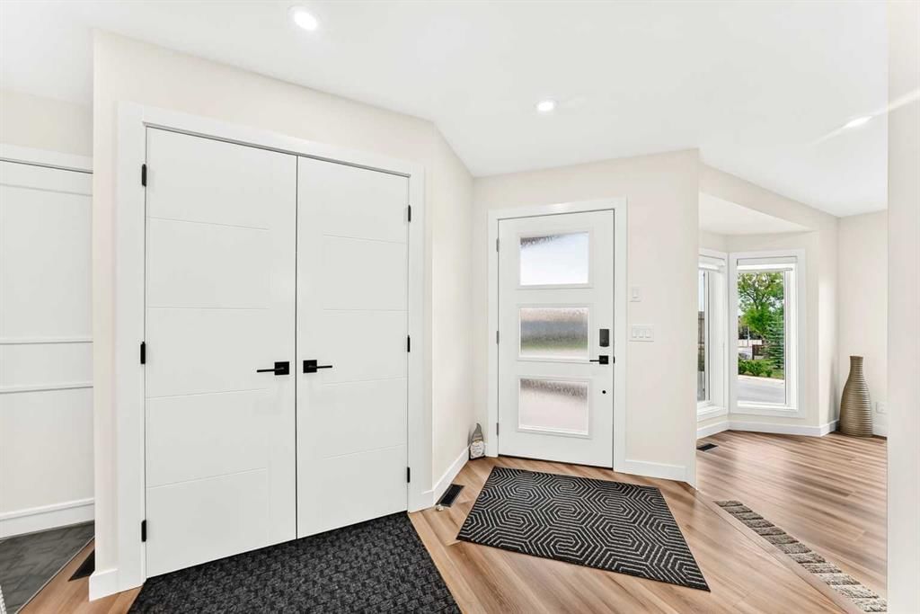 112 Christie Park Manor SW, Calgary — photo 4 of 50