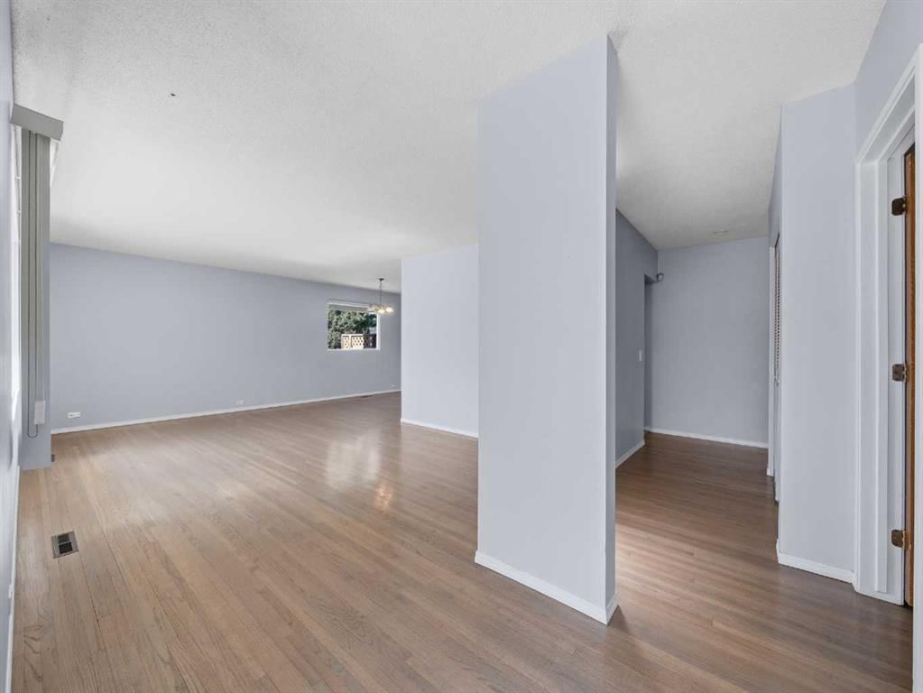 5123 Bulyea Road NW, Calgary — photo 4 of 46