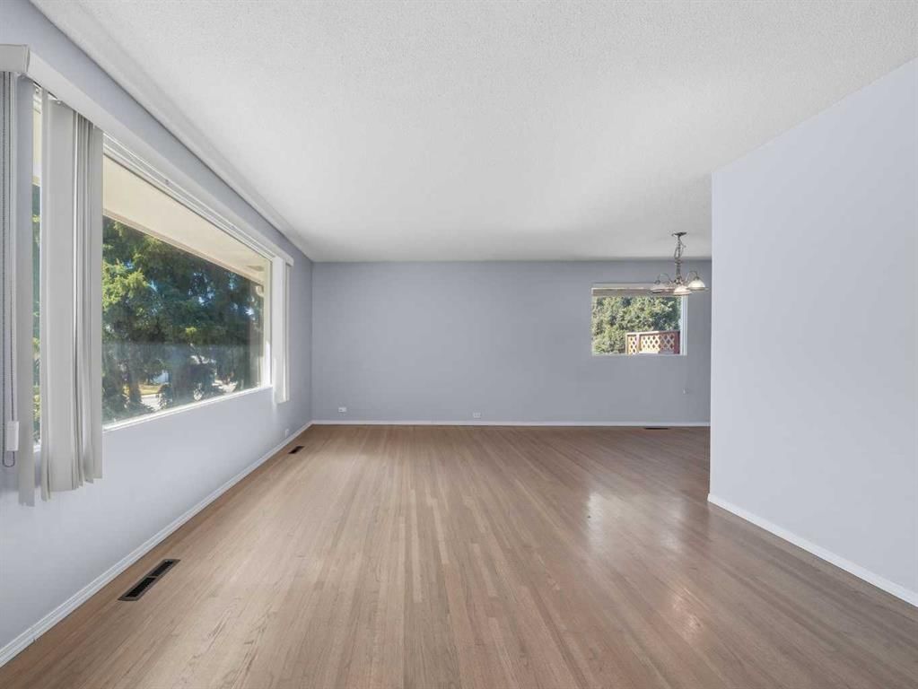 5123 Bulyea Road NW, Calgary — photo 5 of 46