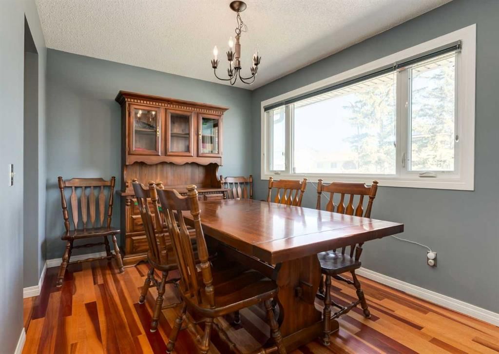 223 Cedarwood Road SW, Calgary — photo 4 of 32