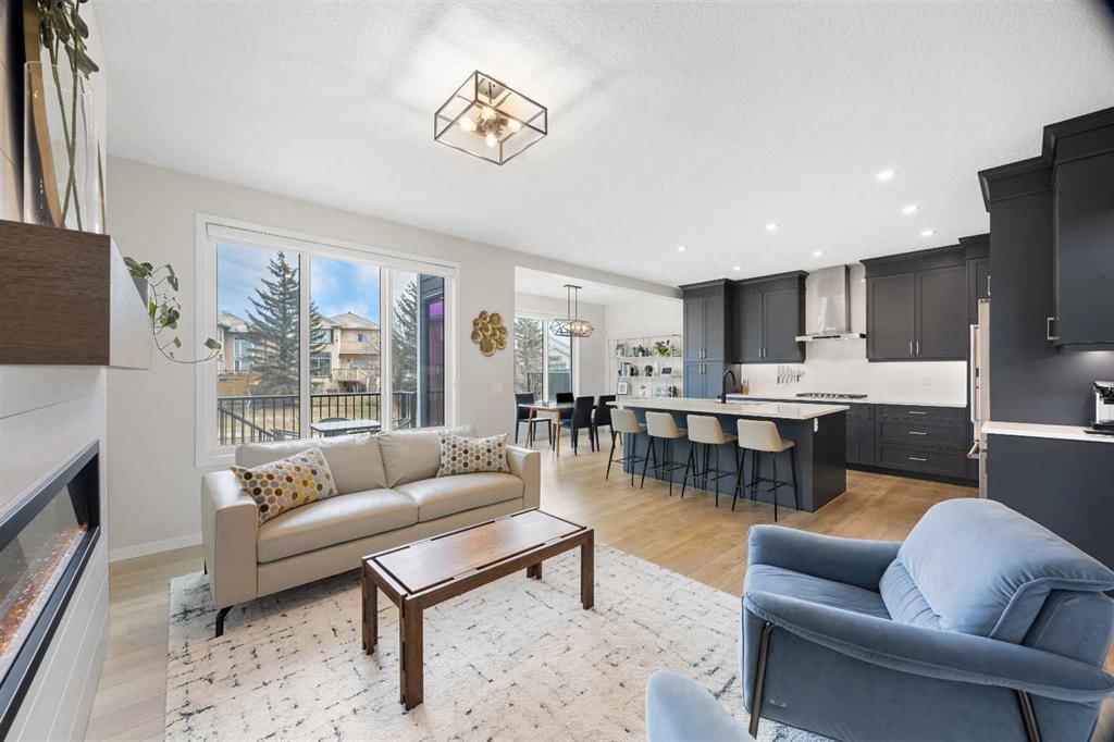 361 Harvest Hills Court NE, Calgary — photo 4 of 48