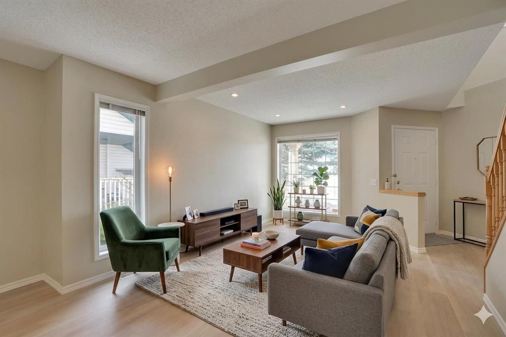 6 Somerset Close SW, Calgary — photo 3 of 36