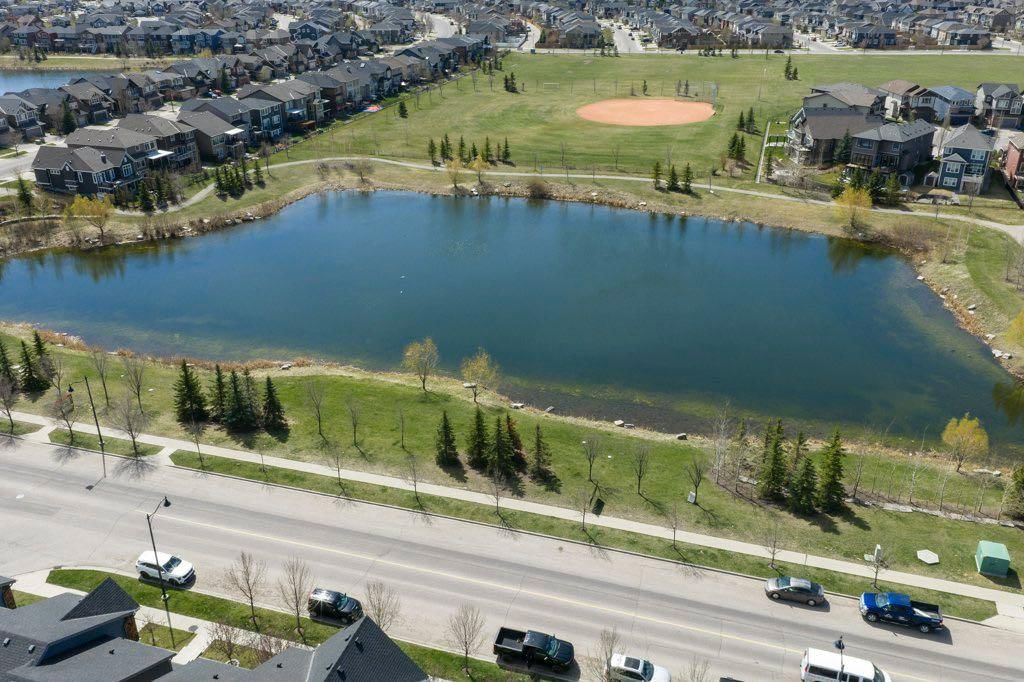 194 Legacy Mews SE, Calgary — photo 4 of 45