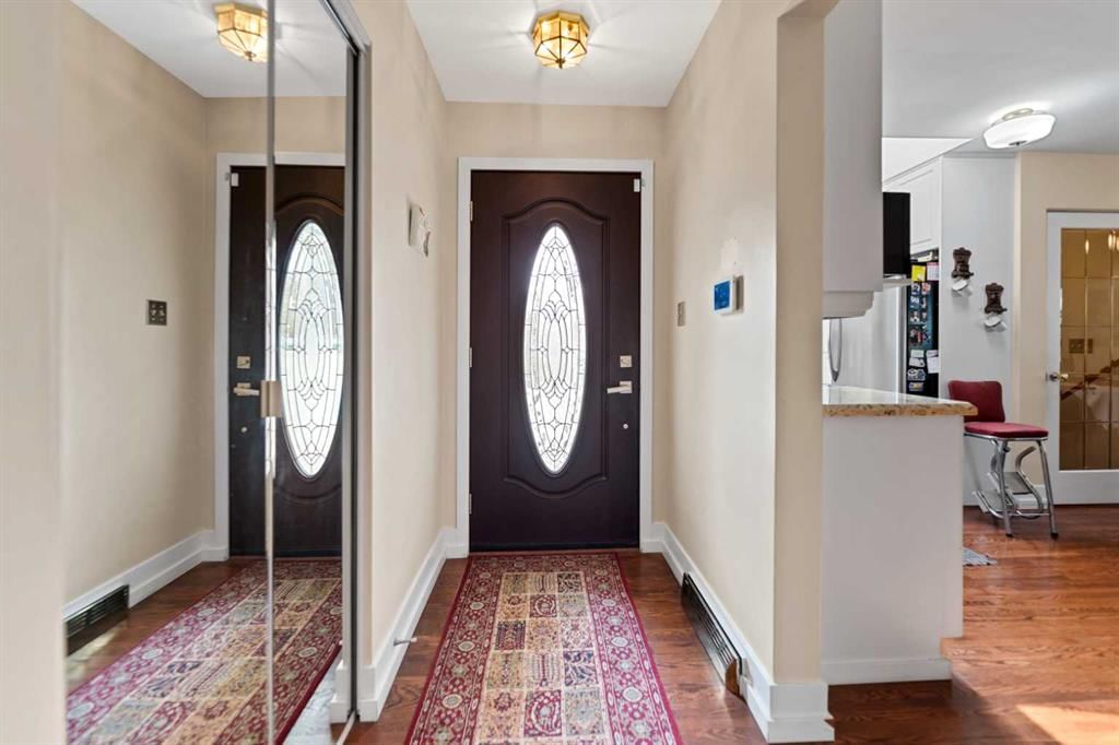 55 Kelvin Place SW, Calgary — photo 4 of 50