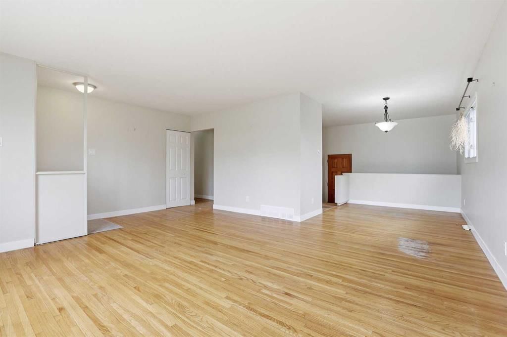 140 Fyffe Road SE, Calgary — photo 3 of 40