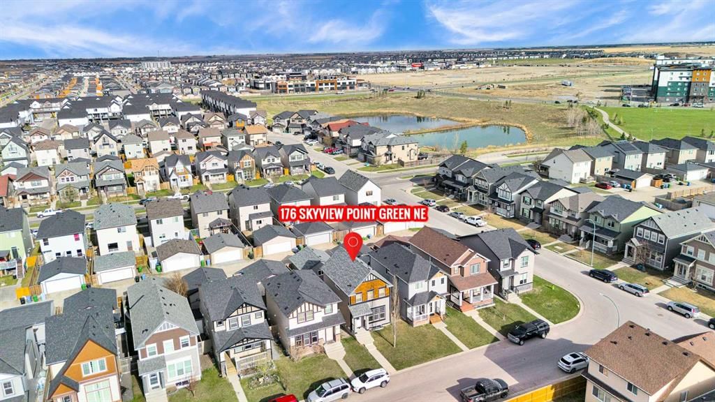 176 Skyview Point Green NE, Calgary — photo 3 of 43