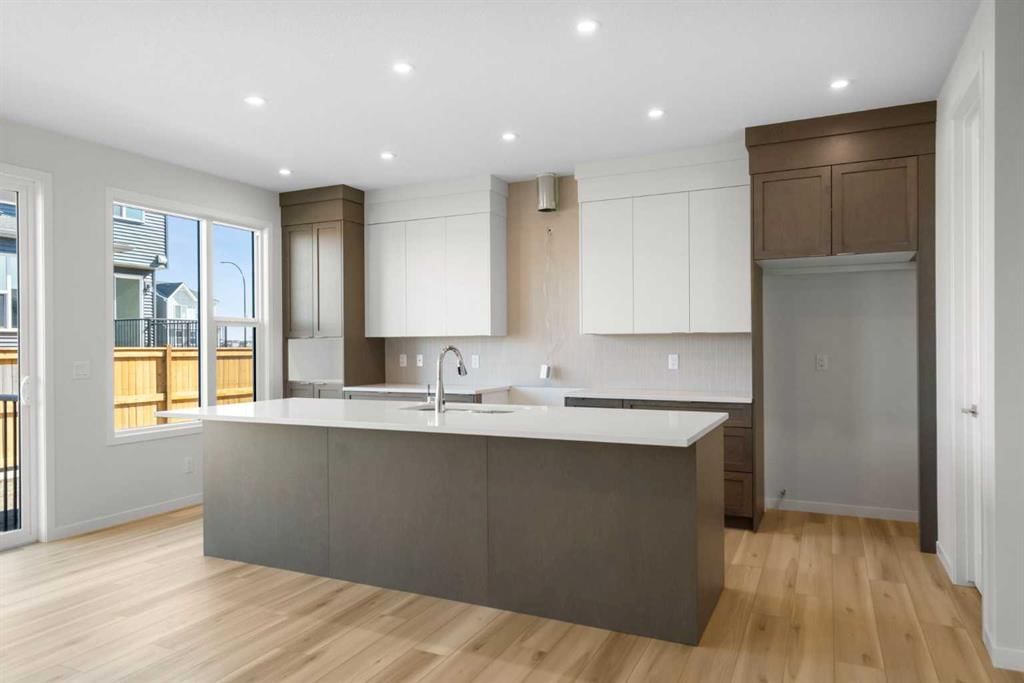675 Buffaloberry Manor SE, Calgary — photo 3 of 45