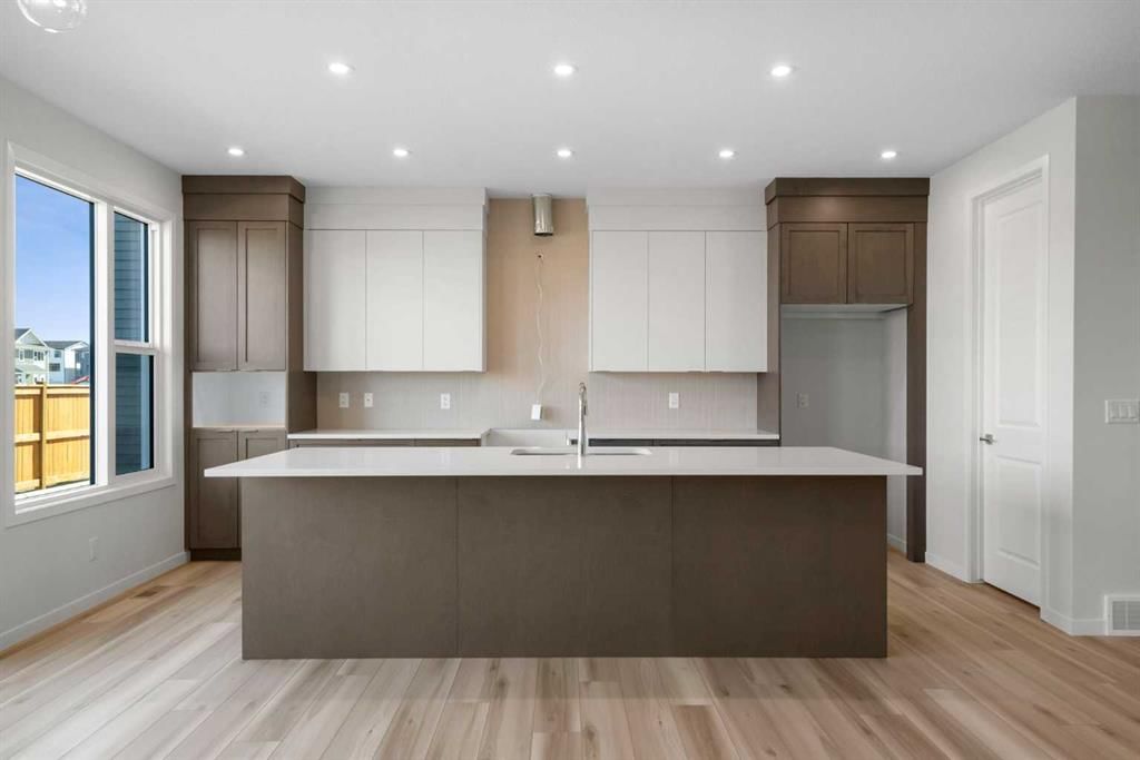 675 Buffaloberry Manor SE, Calgary — photo 4 of 45