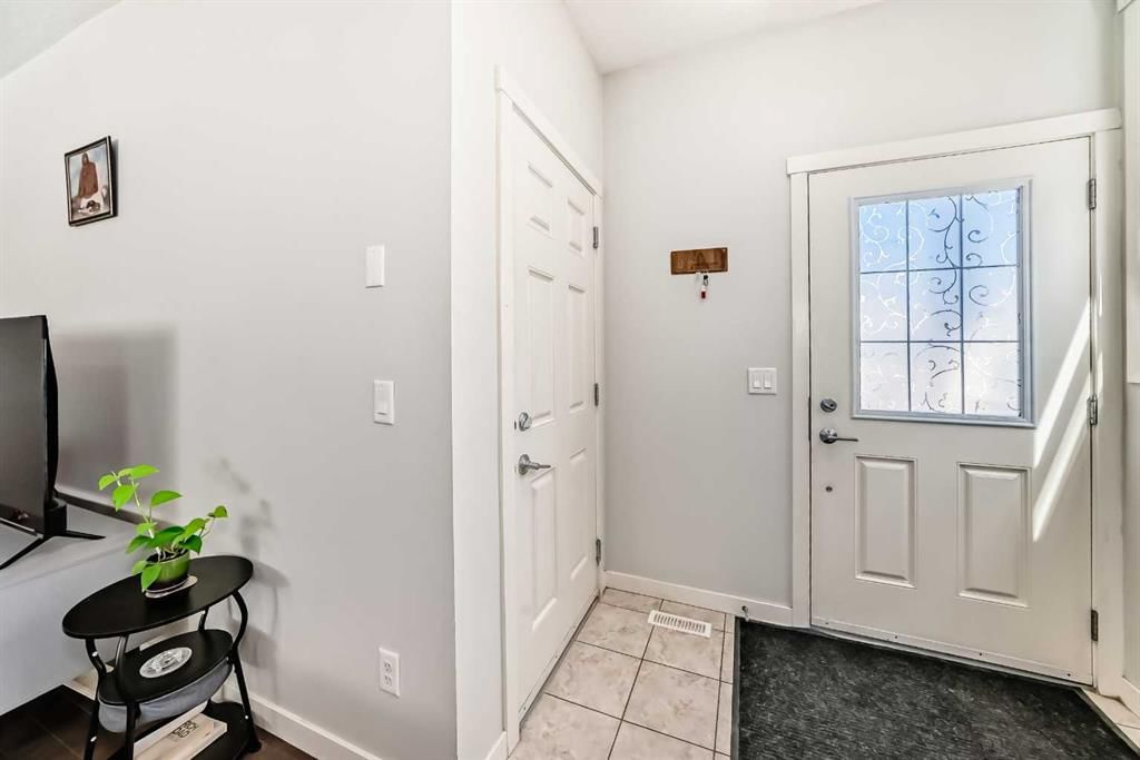 102 Saddlelake Terrace NE, Calgary — photo 5 of 48