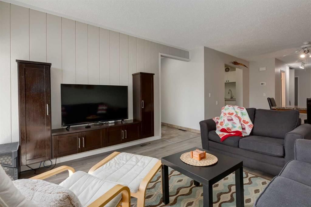 108, 3500 Varsity Drive NW, Calgary — photo 5 of 27