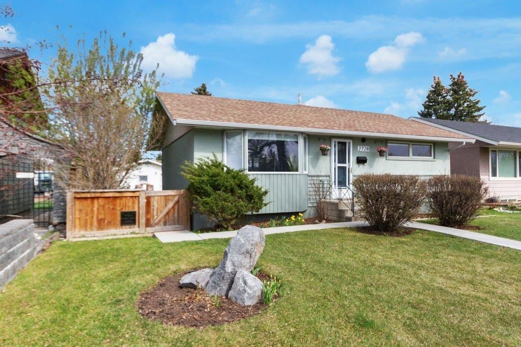 2728 45 Street SW, Calgary — main listing photo