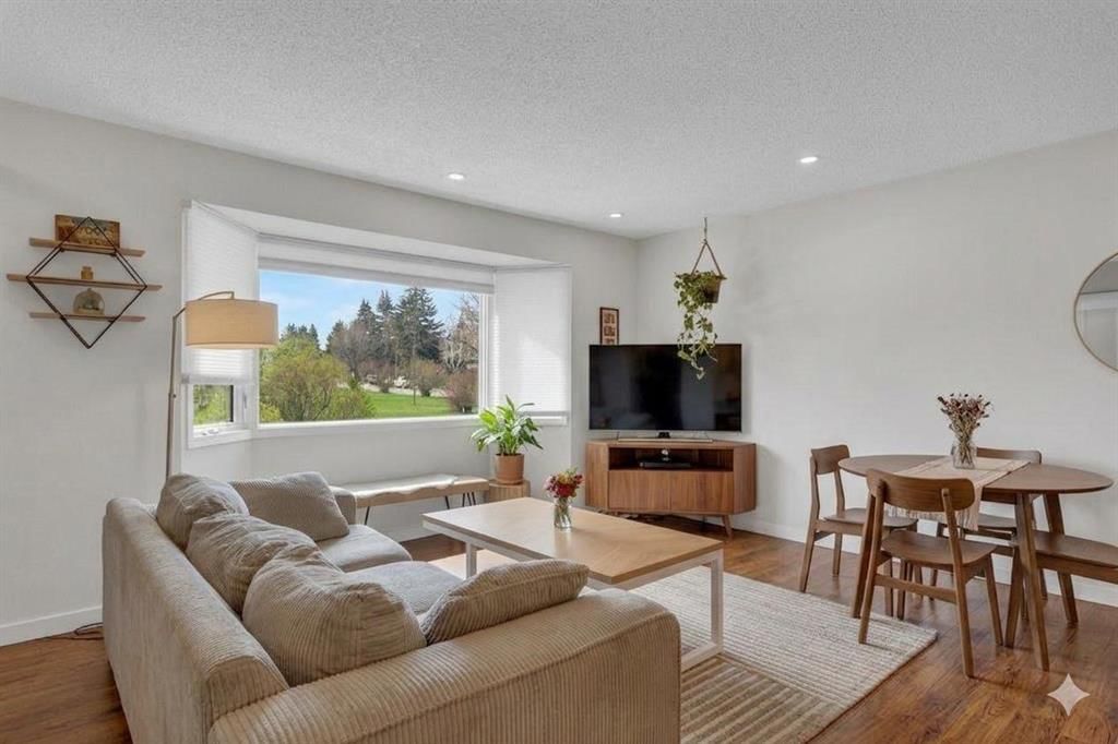 2728 45 Street SW, Calgary — photo 2 of 34