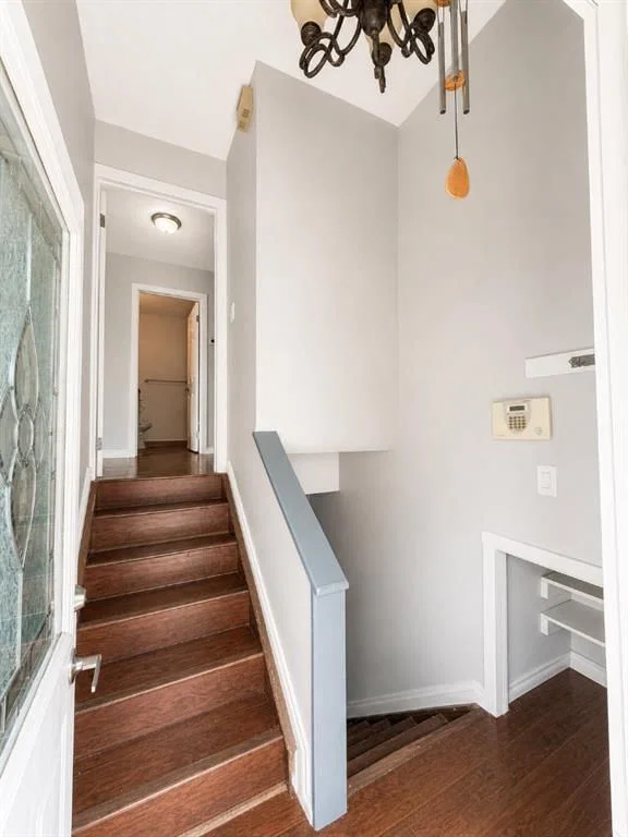 422 40 Street NE, Calgary — photo 2 of 20