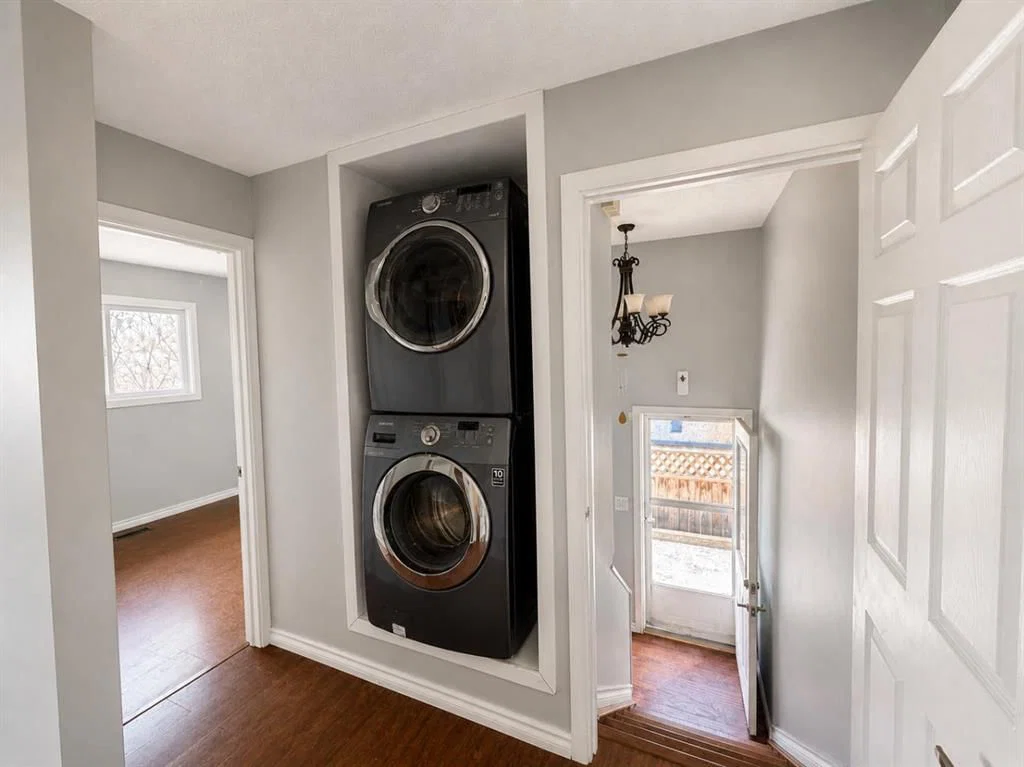 422 40 Street NE, Calgary — photo 3 of 20