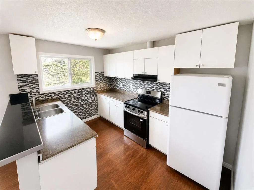 422 40 Street NE, Calgary — photo 5 of 20