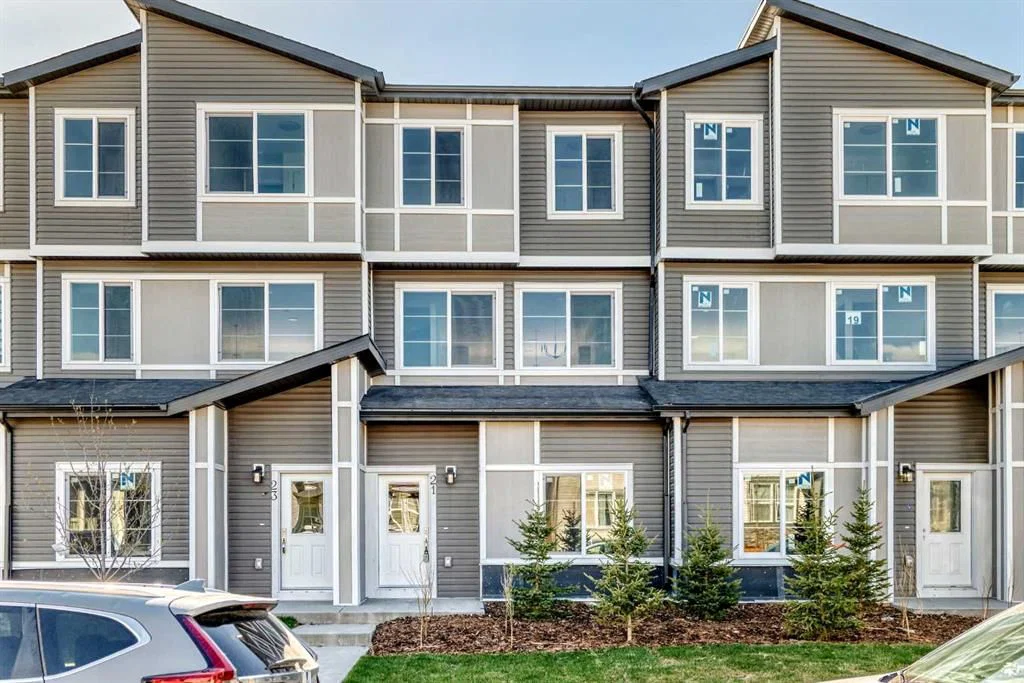 21 Cornergate Place NE, Calgary — main listing photo