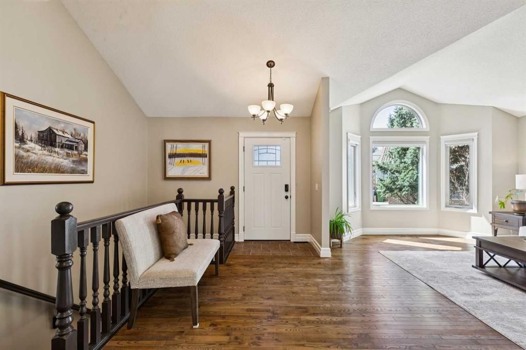 256 Sirocco Place SW, Calgary — photo 2 of 49