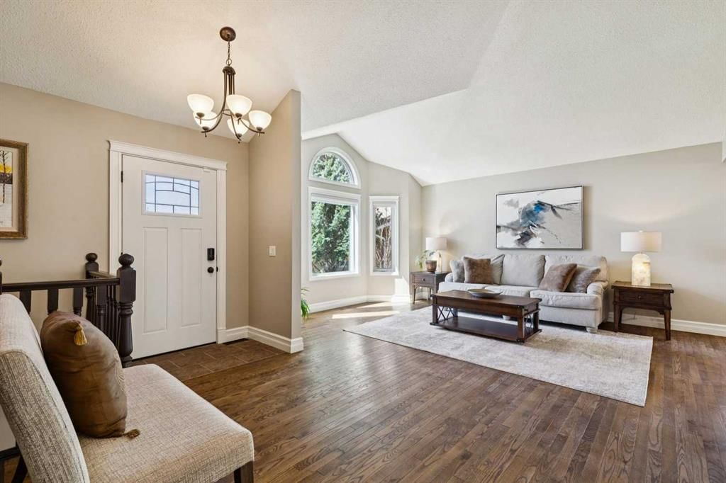 256 Sirocco Place SW, Calgary — photo 4 of 49