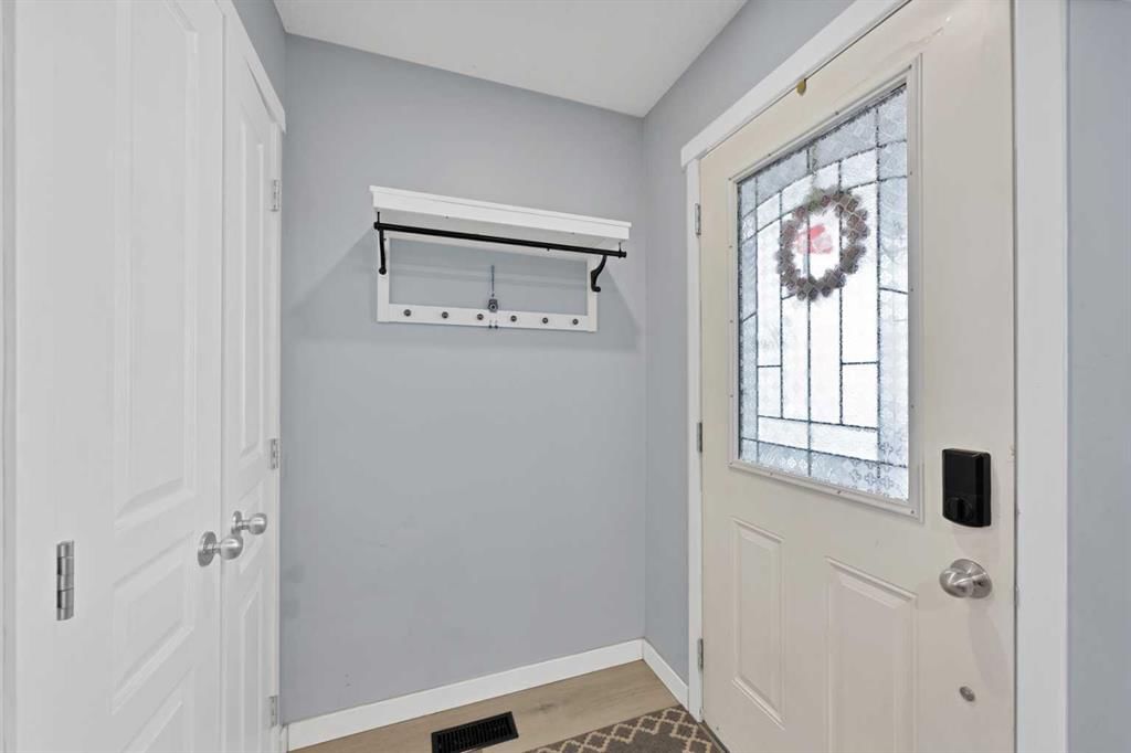 67 Copperstone Circle SE, Calgary — photo 5 of 48