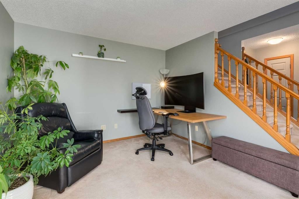 159 Macewan Drive NW, Calgary — photo 5 of 41