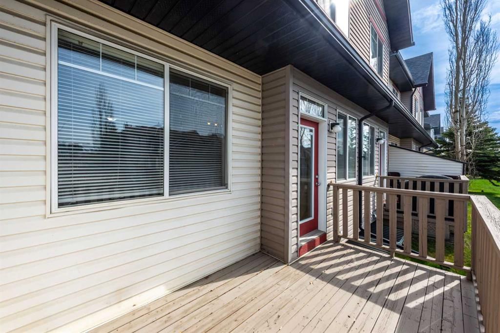 36 Everridge Gardens SW, Calgary — photo 3 of 30
