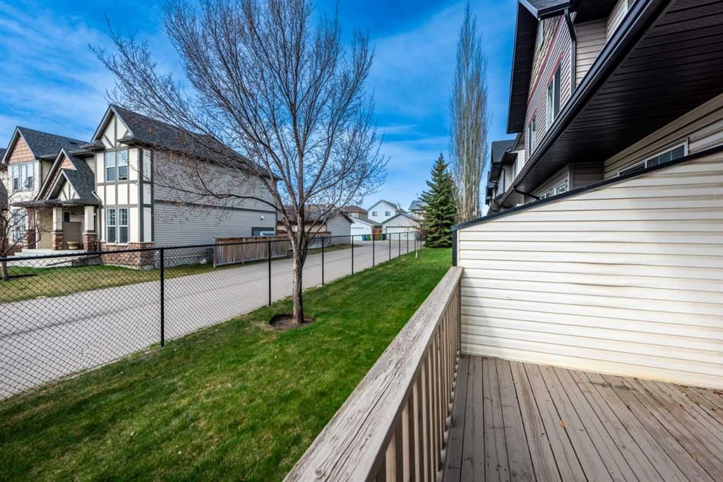 36 Everridge Gardens SW, Calgary — photo 4 of 30
