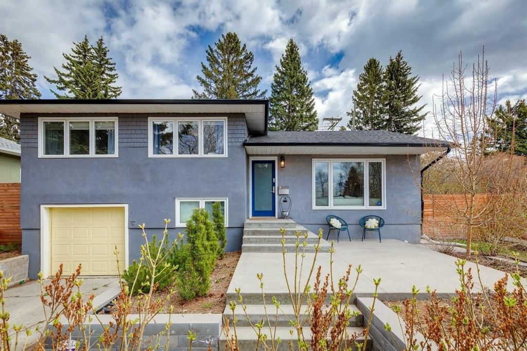 28 Calandar Road NW, Calgary — photo 2 of 50