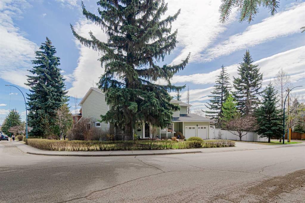 1239 Beverley Boulevard SW, Calgary — photo 3 of 48