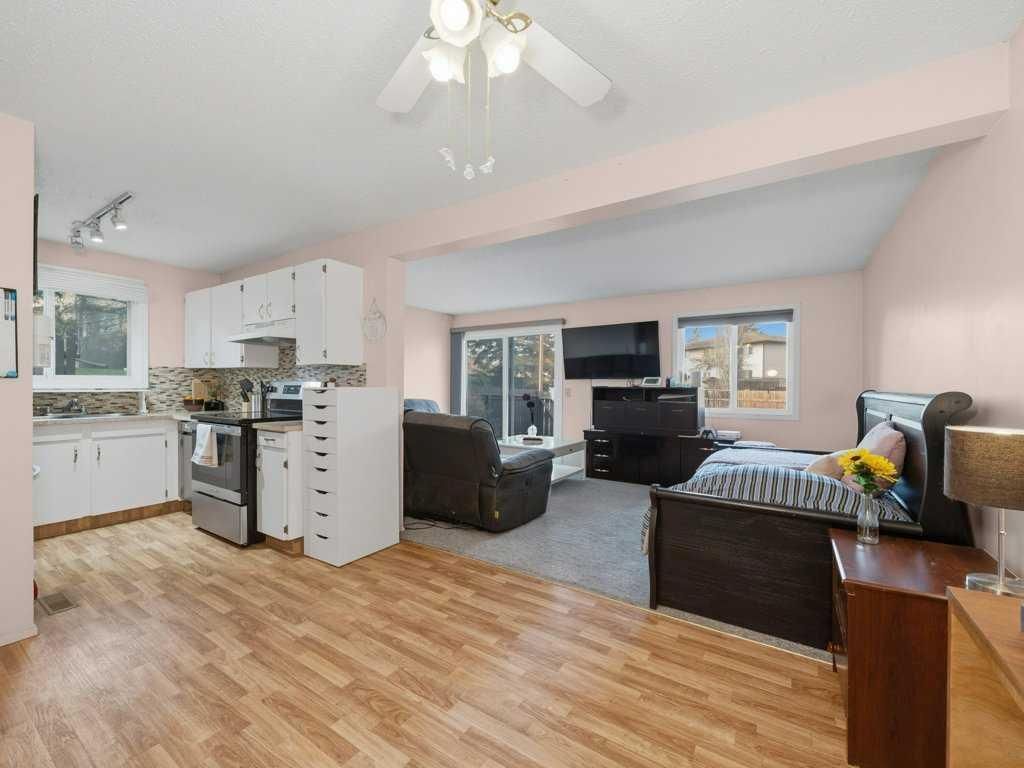 22, 115 Bergen Road NW, Calgary — photo 4 of 29