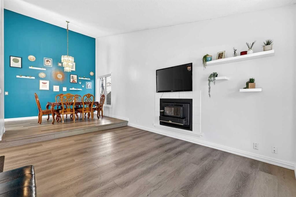 236 Mckerrell Way SE, Calgary — photo 3 of 44