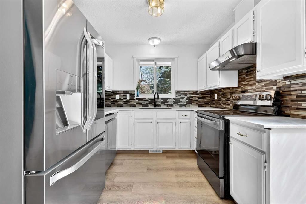 236 Mckerrell Way SE, Calgary — photo 4 of 44