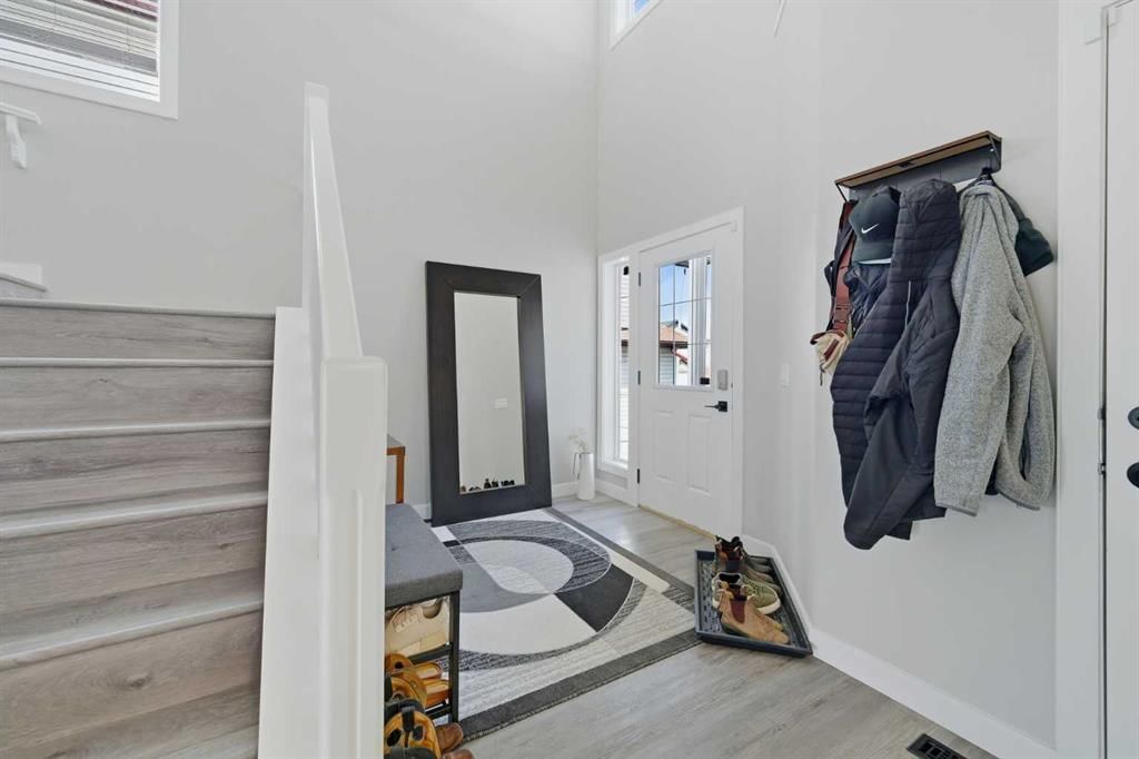 115 Everwoods Park SW, Calgary — photo 4 of 38