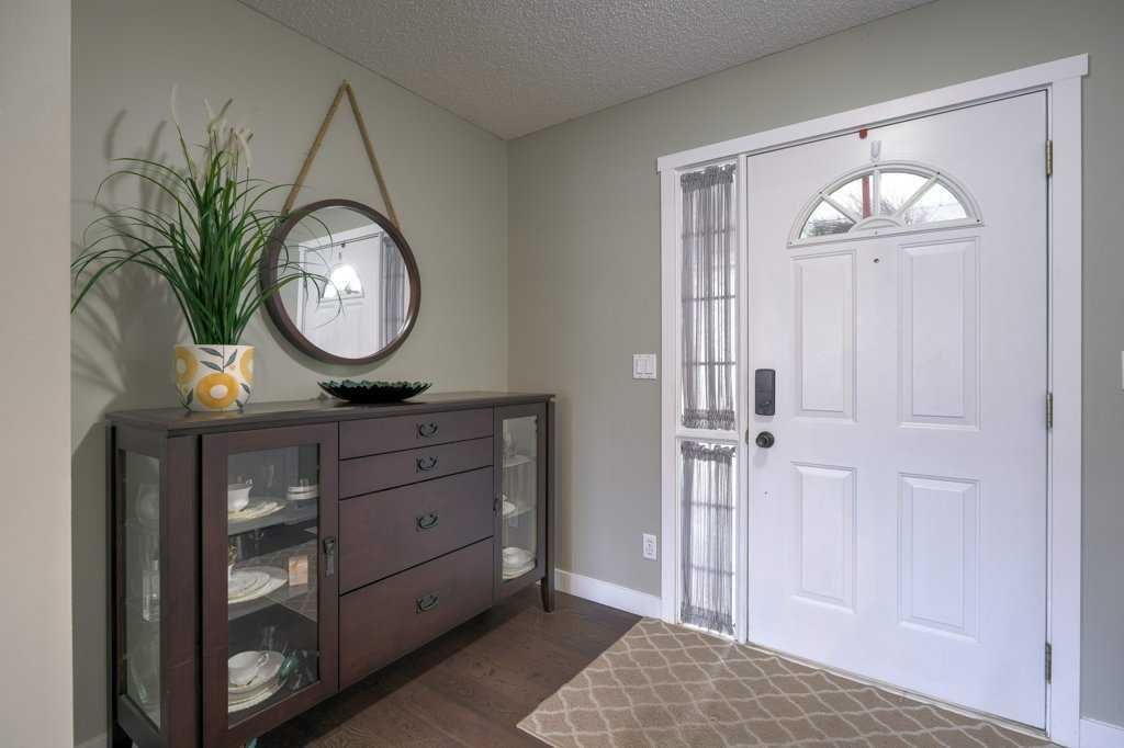 121 Chaparral Way SE, Calgary — photo 5 of 50