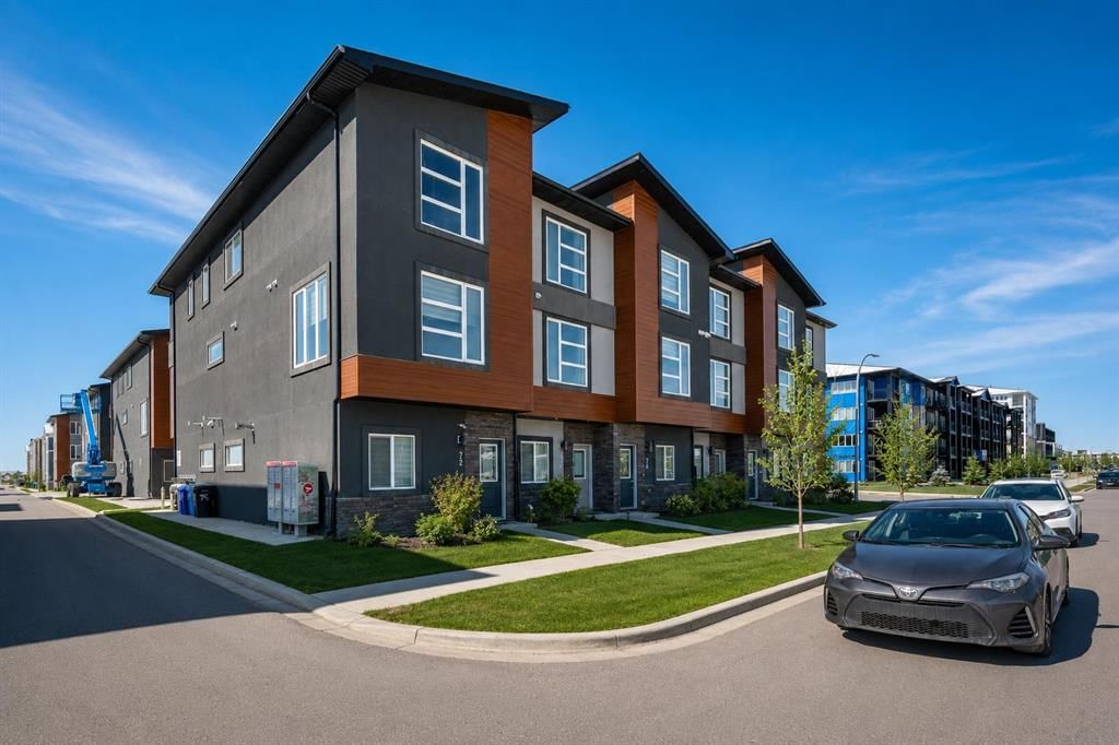76 Skyview Link NE, Calgary — photo 3 of 28