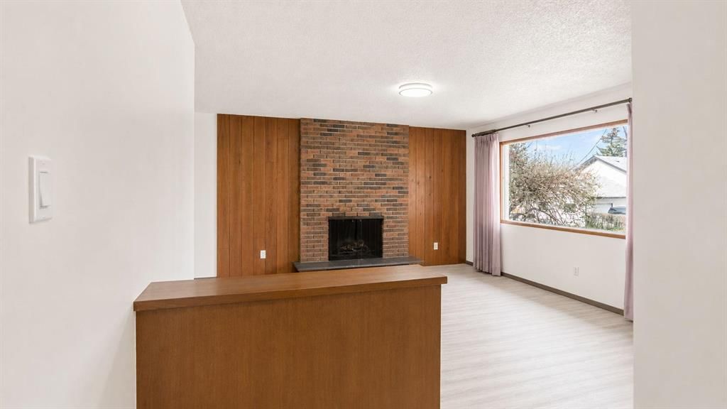 4323 49 Street NE, Calgary — photo 5 of 42