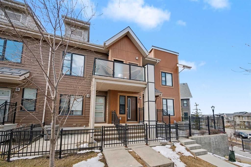 117 Livingston Common NE, Calgary — photo 4 of 27