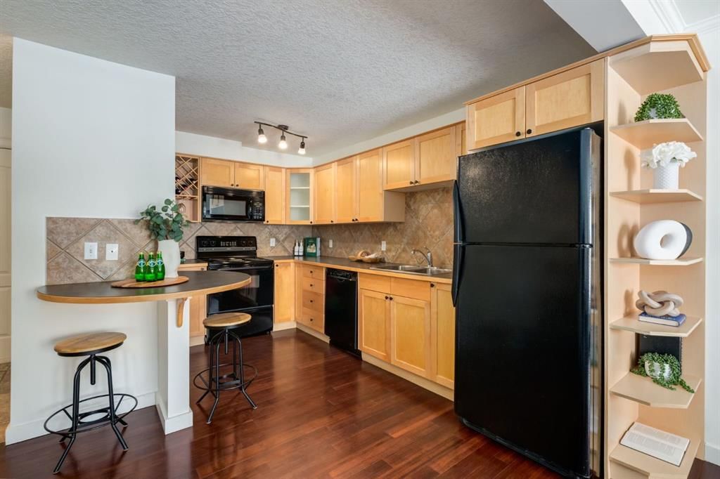 105, 308 24 Avenue SW, Calgary — photo 5 of 31
