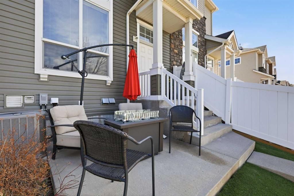 270 Elgin Way SE, Calgary — photo 3 of 36