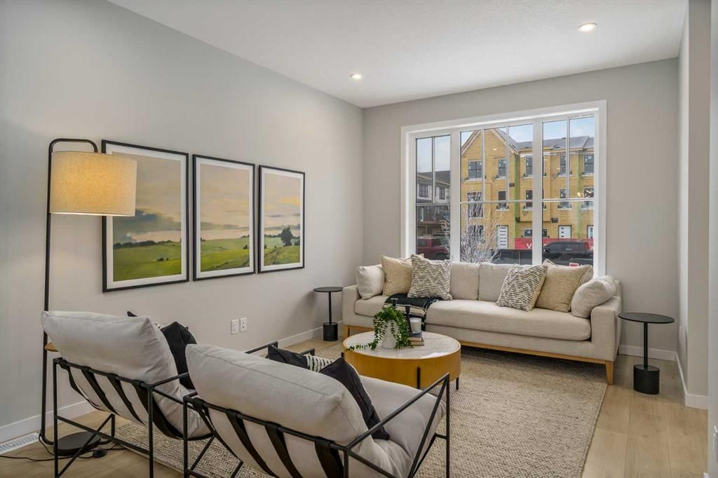 1449 Rangeview Drive SE, Calgary — photo 3 of 34