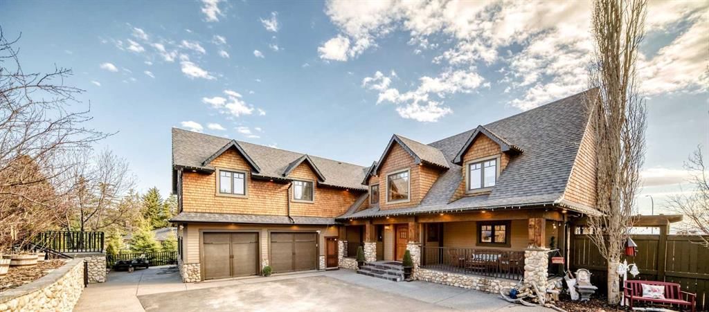 10909 Eamon Road NW, Calgary — main listing photo