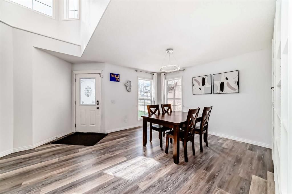 18 Westbury Place SW, Calgary — photo 5 of 50