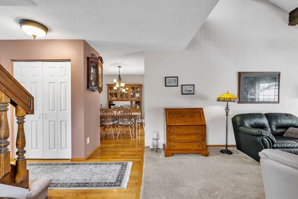 288 Deer Run Crescent SE, Calgary — photo 4 of 50