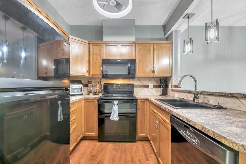 8, 172 Rockyledge View NW, Calgary — photo 4 of 41