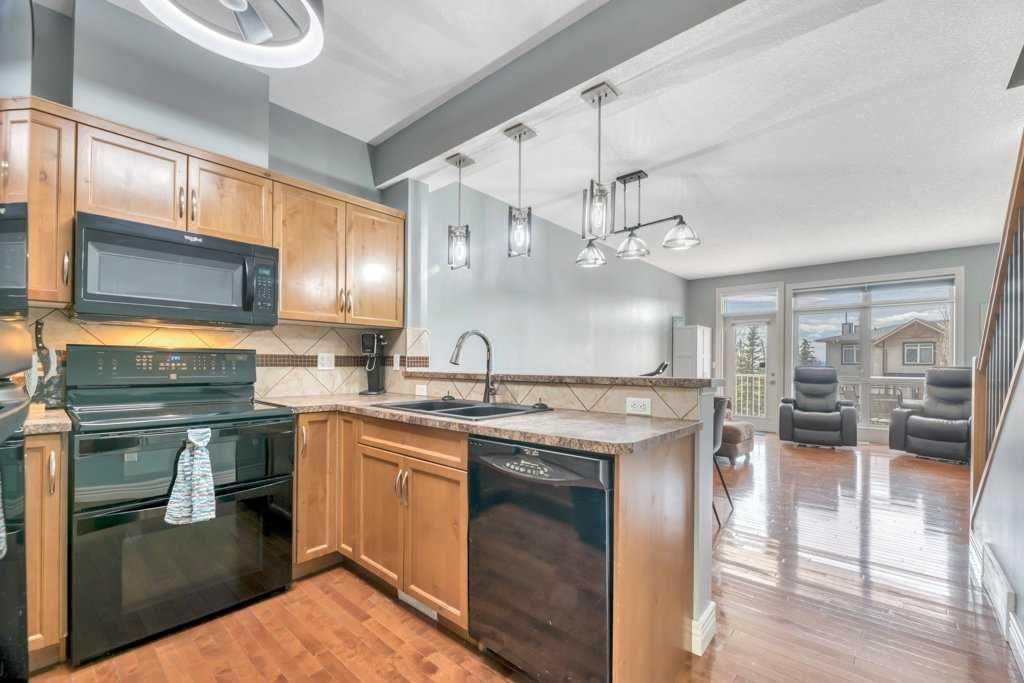 8, 172 Rockyledge View NW, Calgary — photo 5 of 41
