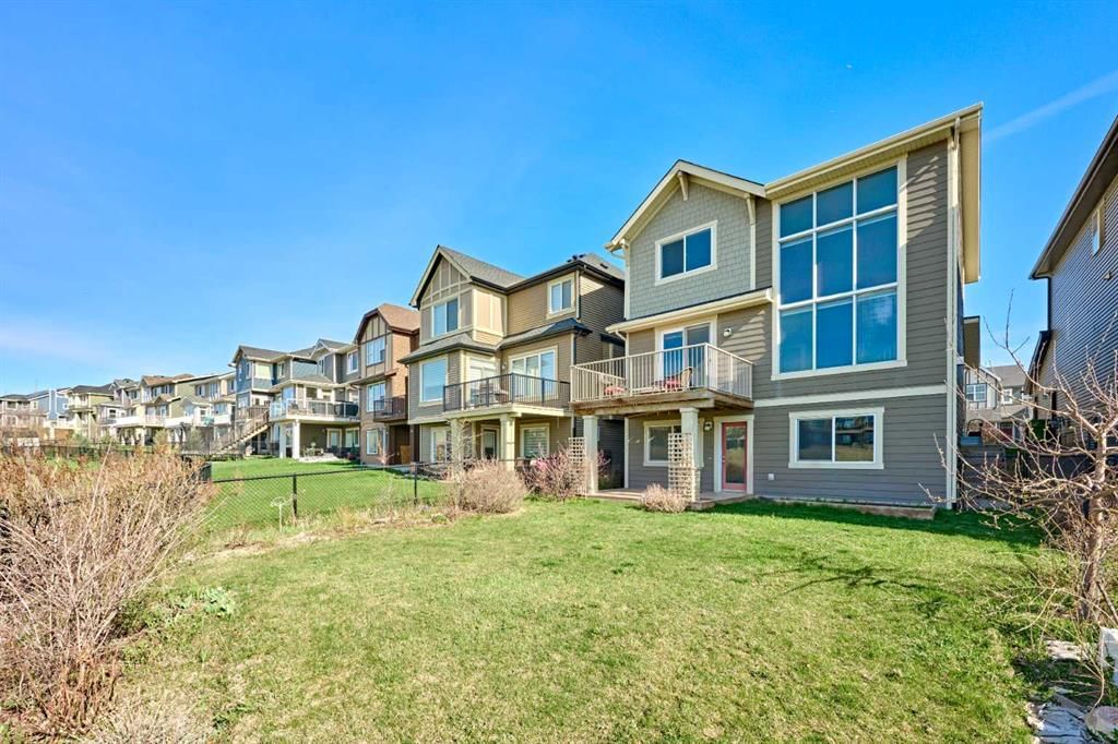 109 Sherwood Road NW, Calgary — main listing photo