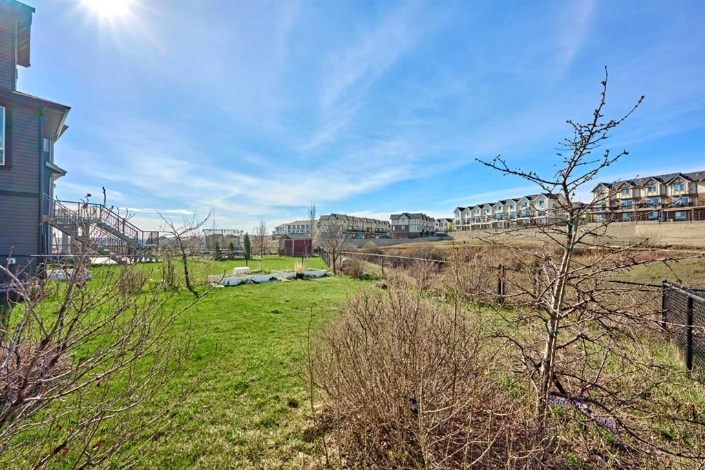 109 Sherwood Road NW, Calgary — photo 5 of 46